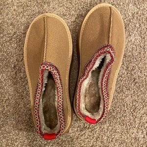 NEW comfy & warm house shoes